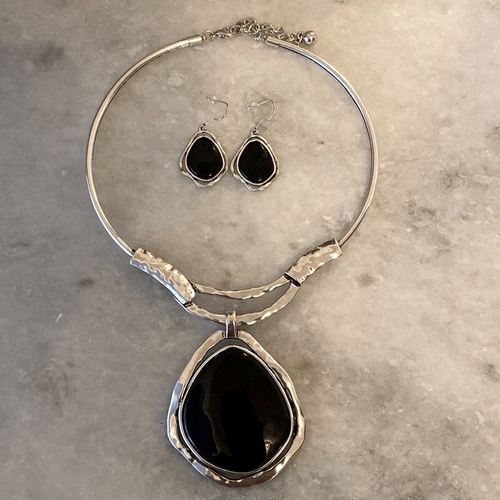Black & Silver necklace and earring set